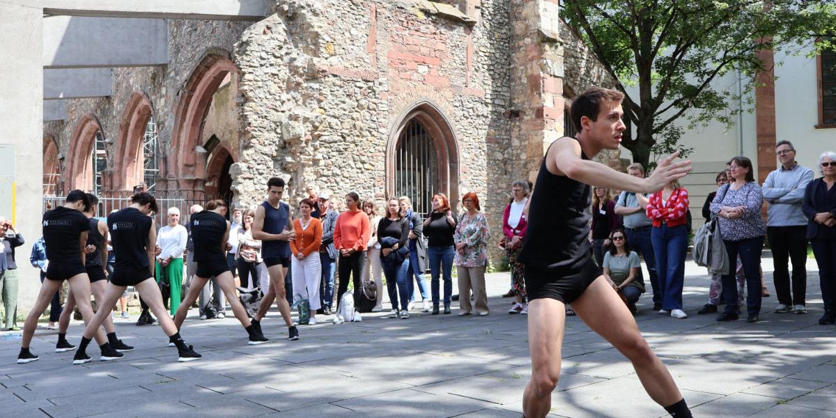 Die-Delattre-Dance-Company-am-Fachtag-gegen-sexualisierte-Gewalt-in-Mainz